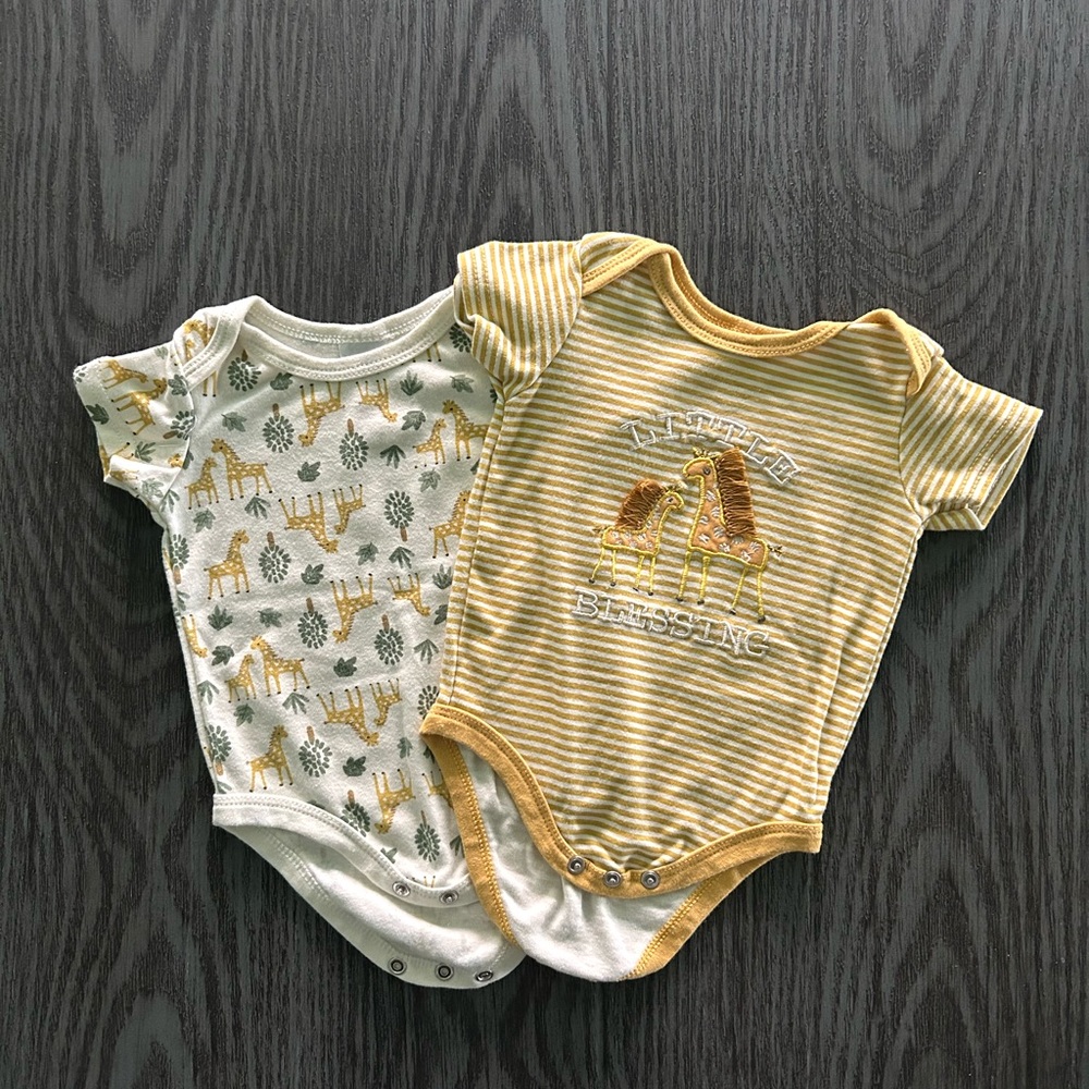 set of two baby onesies -giraffe theme